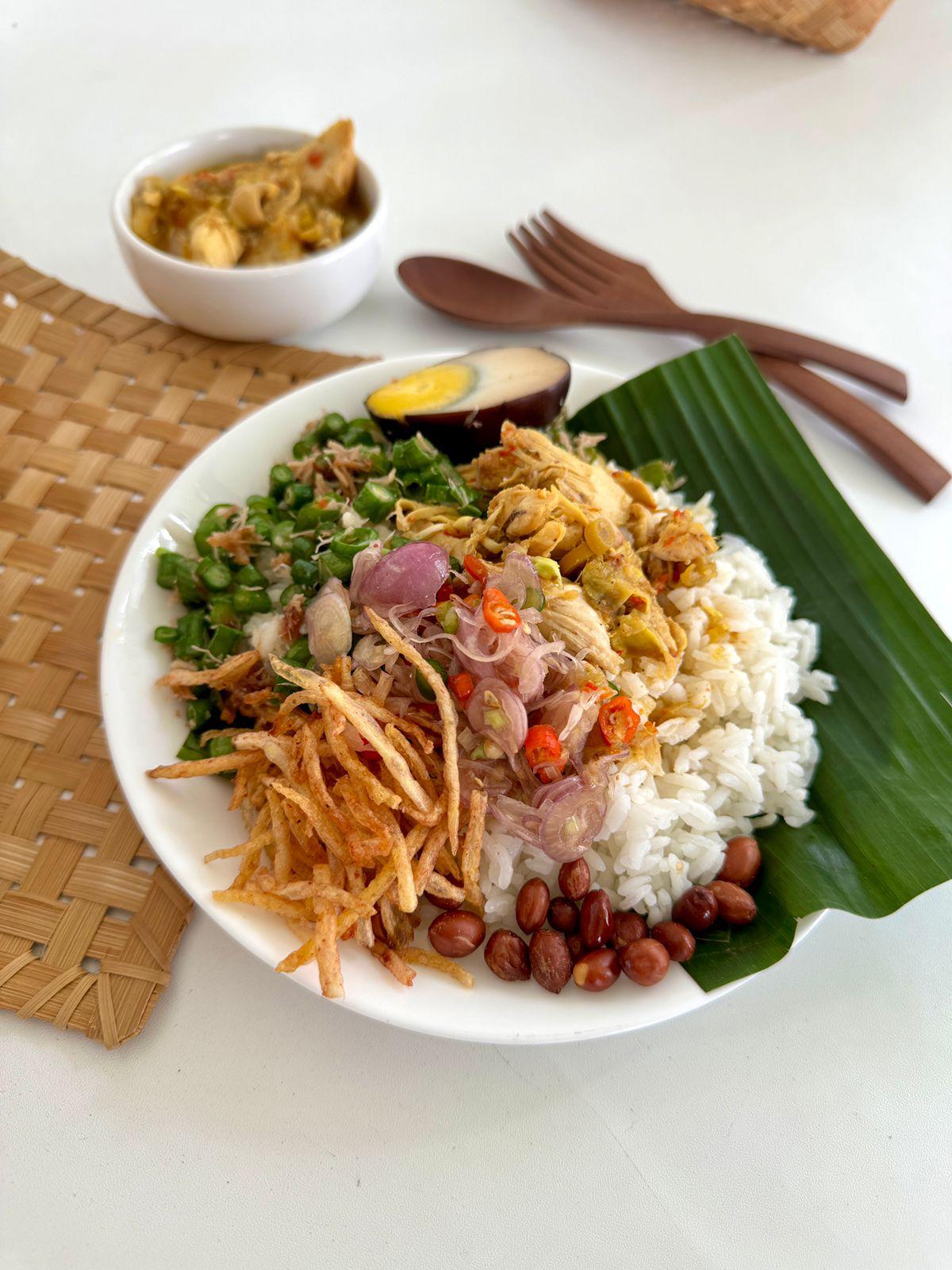 Nasi betutu suwir priyayi